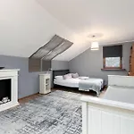 Wielkokacka Two-level Stylish With Parking By Renters Apartmán *